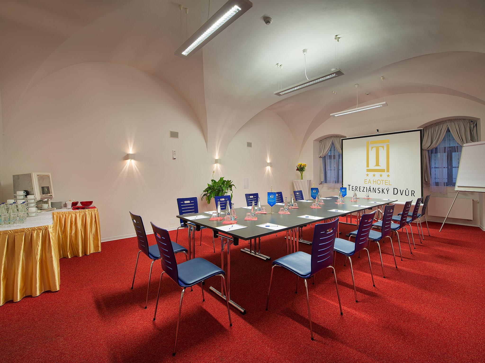 Ea Hotel Tereziansky Dvur Hradec Králové Extérieur photo