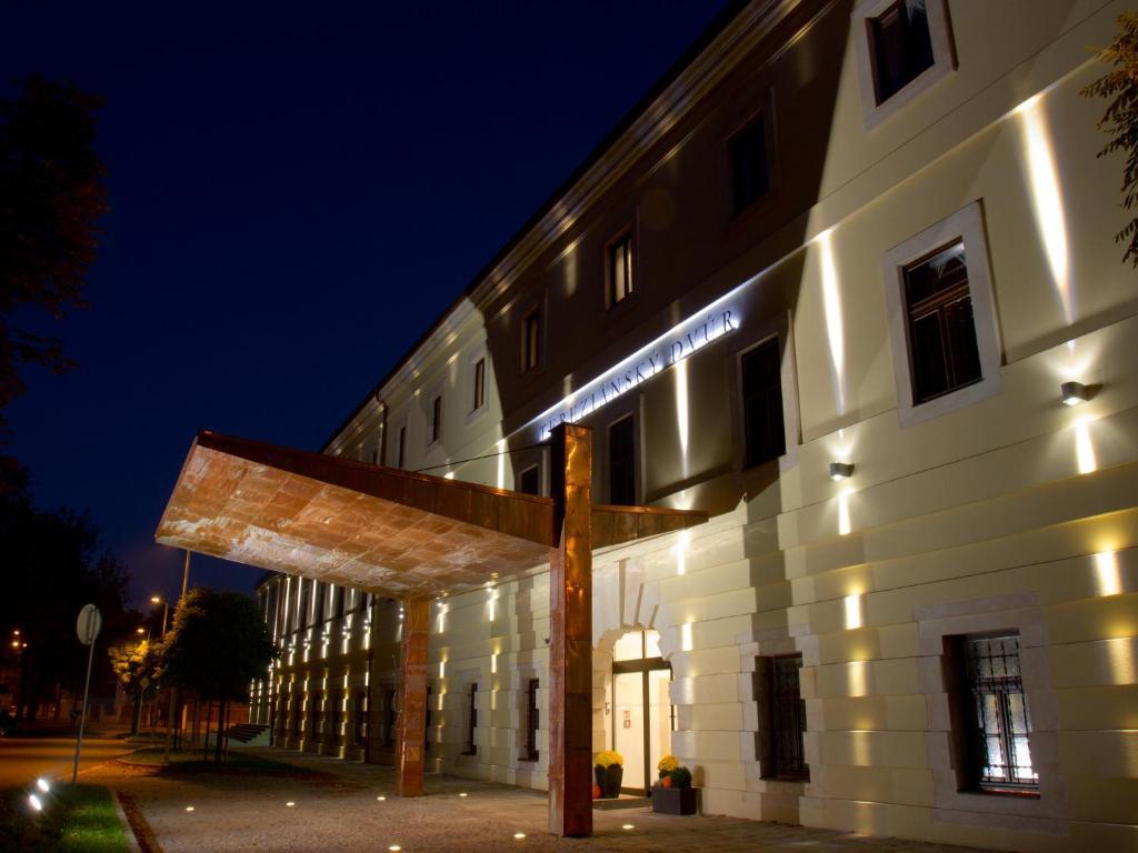 Ea Hotel Tereziansky Dvur Hradec Králové Extérieur photo
