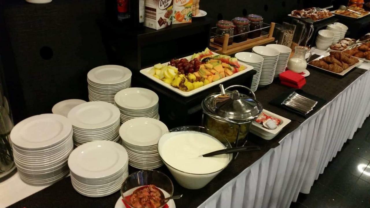 Ea Hotel Tereziansky Dvur Hradec Králové Extérieur photo